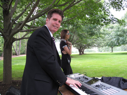 Image for Arnie Abrams Pianist with ID of: 1061443