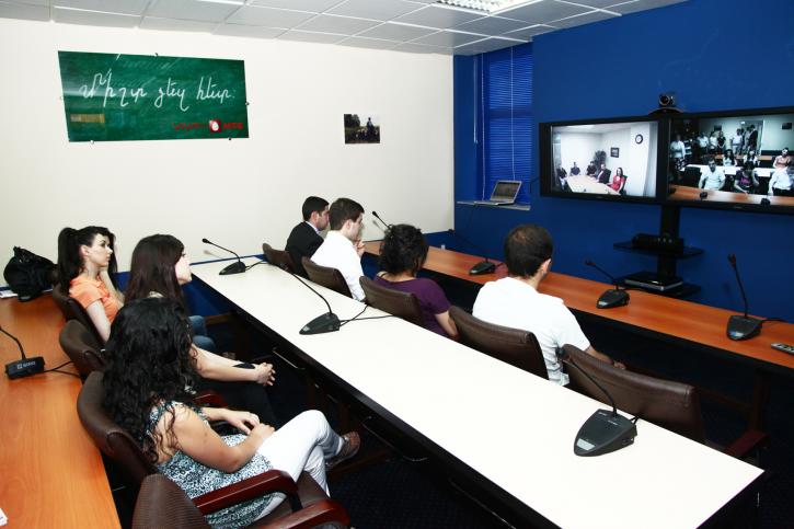 Image for Cloud Solutions are Leveraging Potential of Advanced HD Videoconferencing Systems with ID of: 1188676