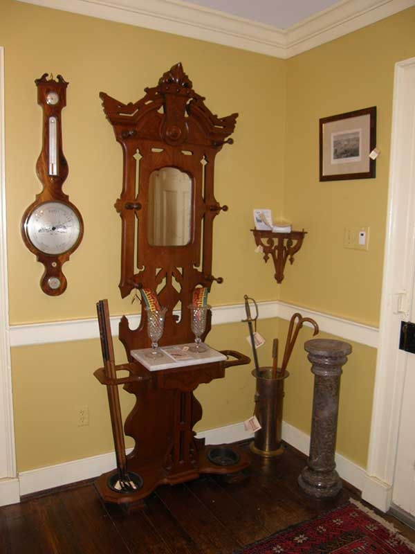 Image for Gates Antiques Ltd. with ID of: 1208432