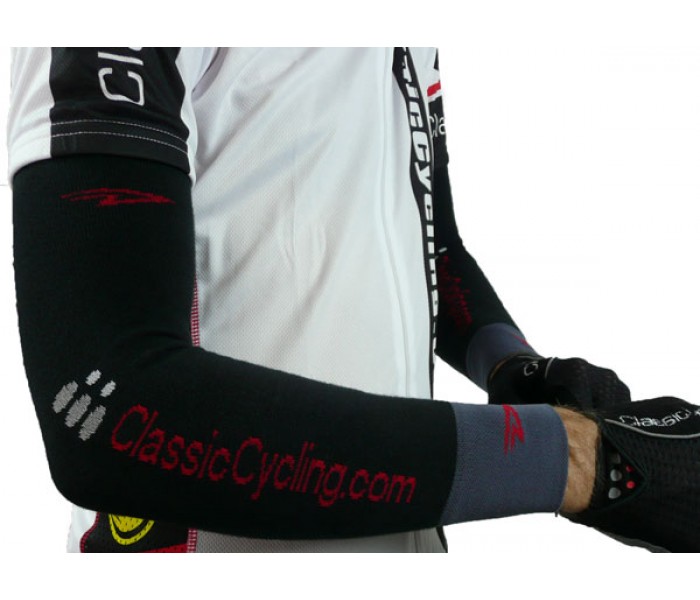 Image for Classic Cycling Arm warmers by Defeet with ID of: 1302398