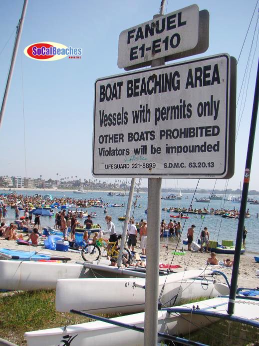 Image for 2010 Floatopia in Pacific Beach Draws Thousands of Spring Break party Goers with ID of: 151592