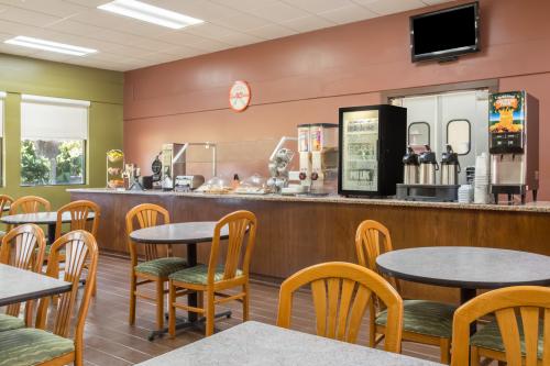 Image for Howard Johnson Inn - Ocala FL with ID of: 1737626