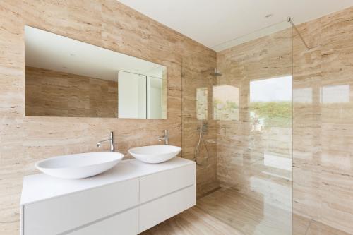Image for Southern Valley Shower Doors with ID of: 1801482