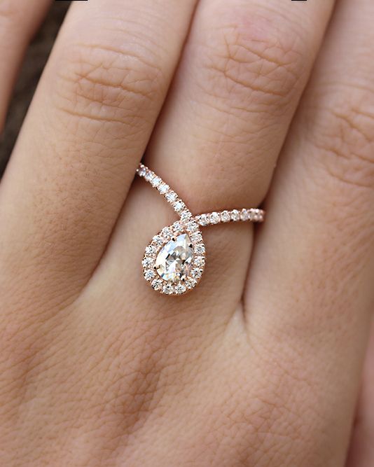 Image for How to Select Side Stones for Engagement Rings with ID of: 2061658