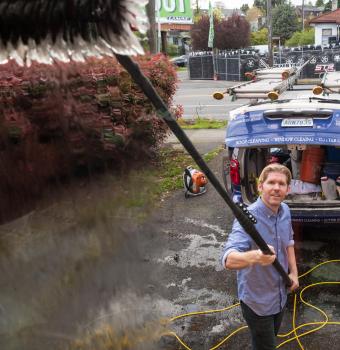 Image for Simple Joys Window Cleaning with ID of: 2068393