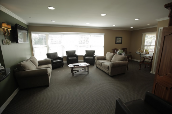 Image for Redwood Dental - Holly with ID of: 2072989