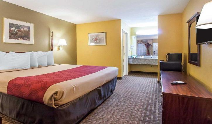 Image for Econo Lodge Inn & Suites Murfreesboro with ID of: 2098564