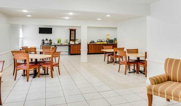 Image for Quality Inn Fairmont with ID of: 2099095