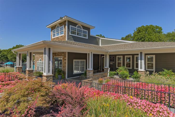 Image for The Seasons Apartments with ID of: 2118451
