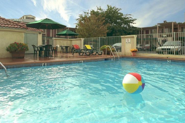 Image for University Inn Chico with ID of: 2235352