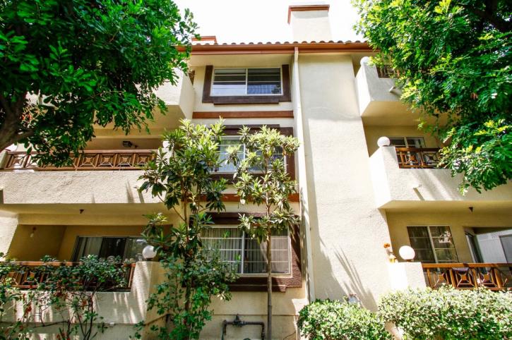 Image for Burbank Condos For Sale with ID of: 2273710