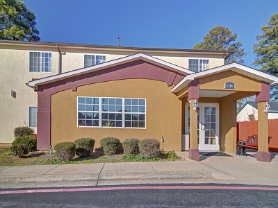 Image for HomeTown Inn & Suites with ID of: 2274489