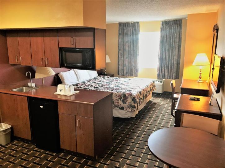 Image for HomeTown Inn & Suites with ID of: 2274494