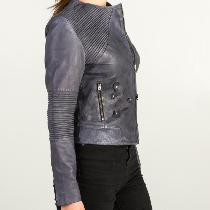 Image for Take Best Quality Leather Jackets For Women with ID of: 2288808
