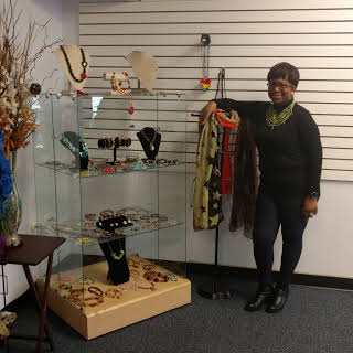 Image for Vee's Beauty Supply with ID of: 2343772