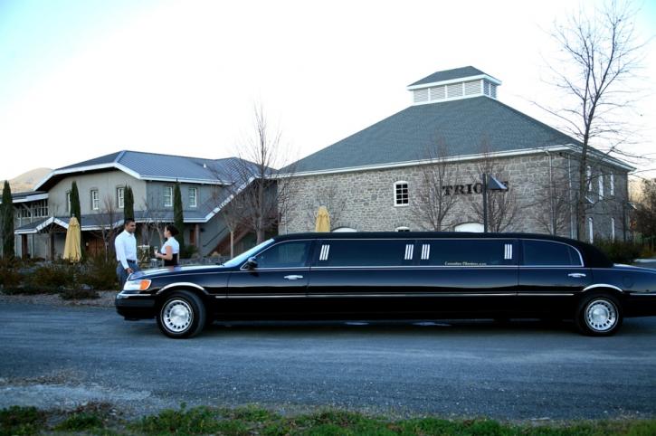 Image for Executive Charters & Limousine with ID of: 2352822
