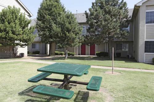 Image for Lake Hefner Townhomes with ID of: 2375259