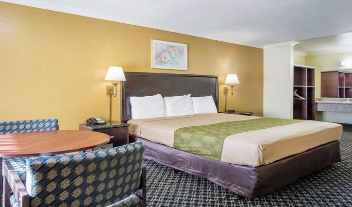 Image for Motel 6 Inglewood with ID of: 2403006