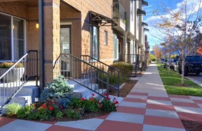 Image for Uptown Broadway with ID of: 2438359