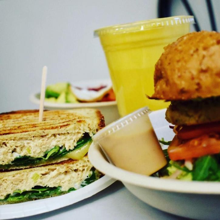 Image for Four Oaks Cafe & Juice Bar with ID of: 2508046