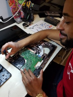 Image for uBreakiFix with ID of: 2547186
