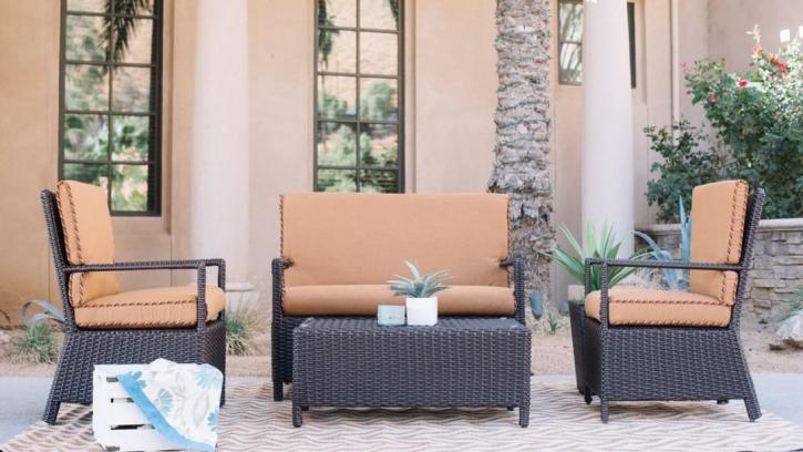 Image for Westend Cushions & Umbrellas with ID of: 2563299