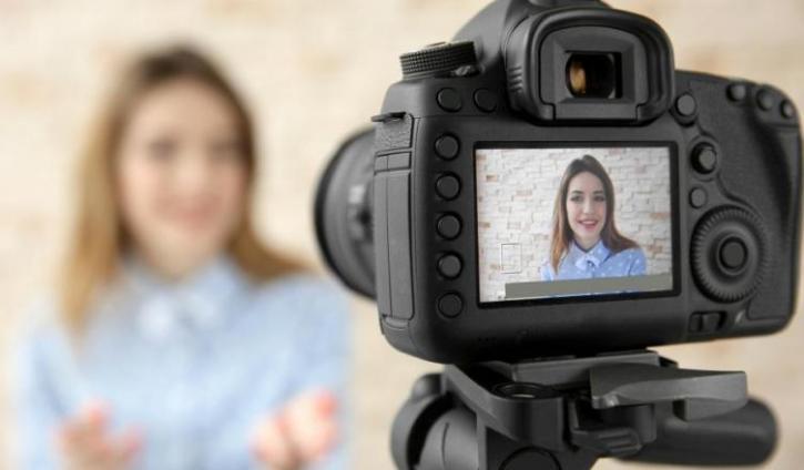Image for Where To Buy Vlogging Camera with ID of: 2718163