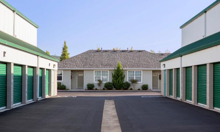 Image for RV storage places with ID of: 2748007