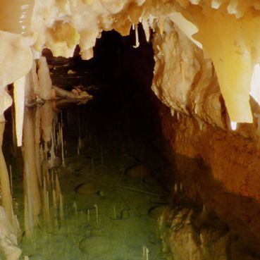Image for Crystal Lake Cave with ID of: 2776125
