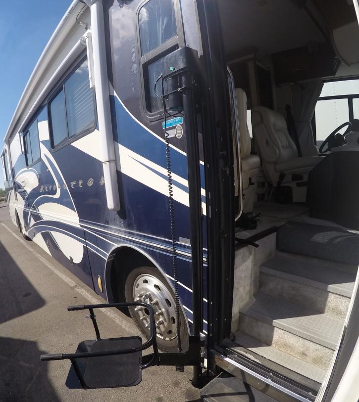 Image for Coach Lift with ID of: 2801033