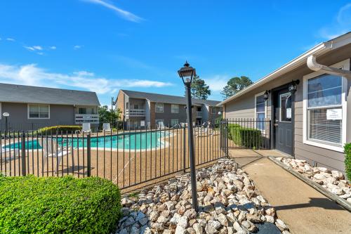 Image for The Summit Apartments with ID of: 2827764
