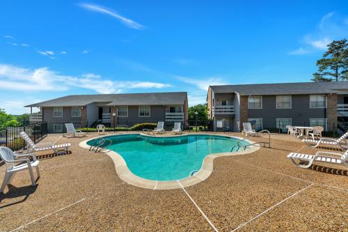 Image for The Summit Apartments with ID of: 2827767