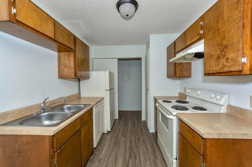 Image for The Summit Apartments with ID of: 2827769