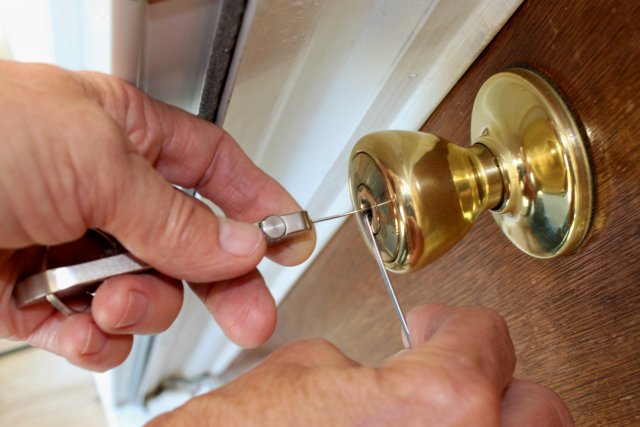 Image for Larry Locksmith with ID of: 2845993