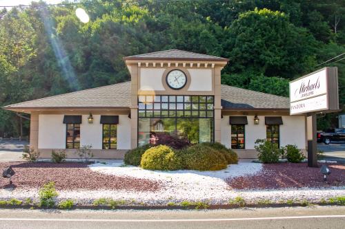Image for Michaels Jewelers with ID of: 2864023