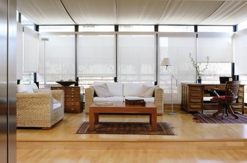 Image for Sun Control Retractable Shades with ID of: 3021858