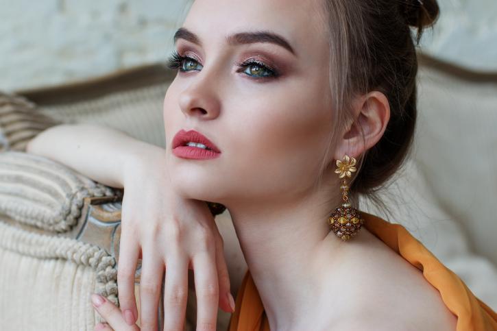 Image for What is the best treatment for reducing wrinkles on the face? with ID of: 3412281