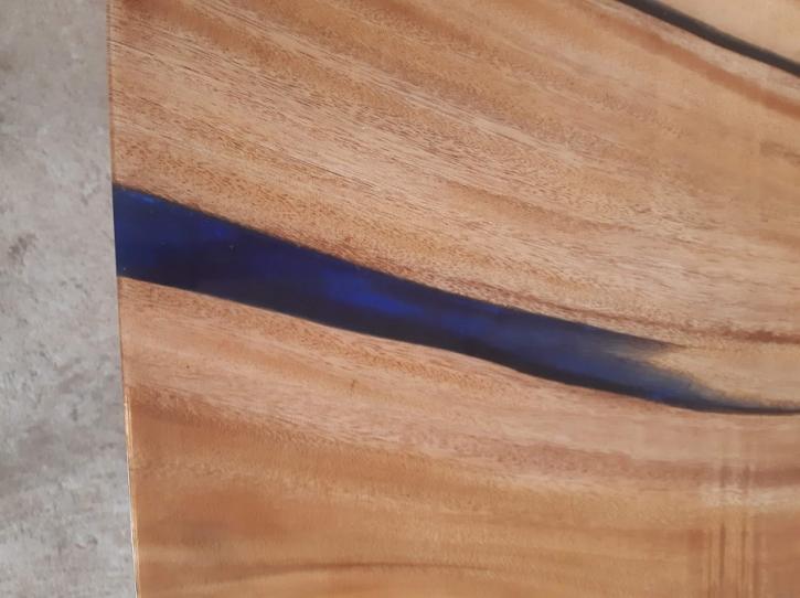 Image for Live Edge Table with ID of: 3431275