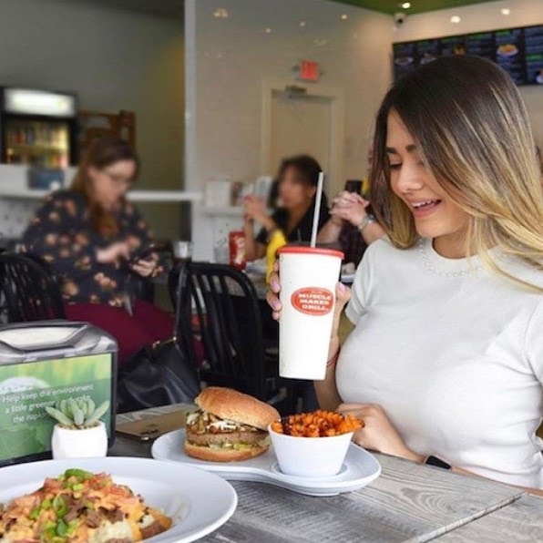 Image for Muscle Maker Grill with ID of: 3456700