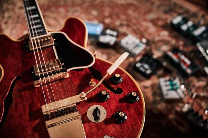 Image for best acutic guitars with ID of: 3553303