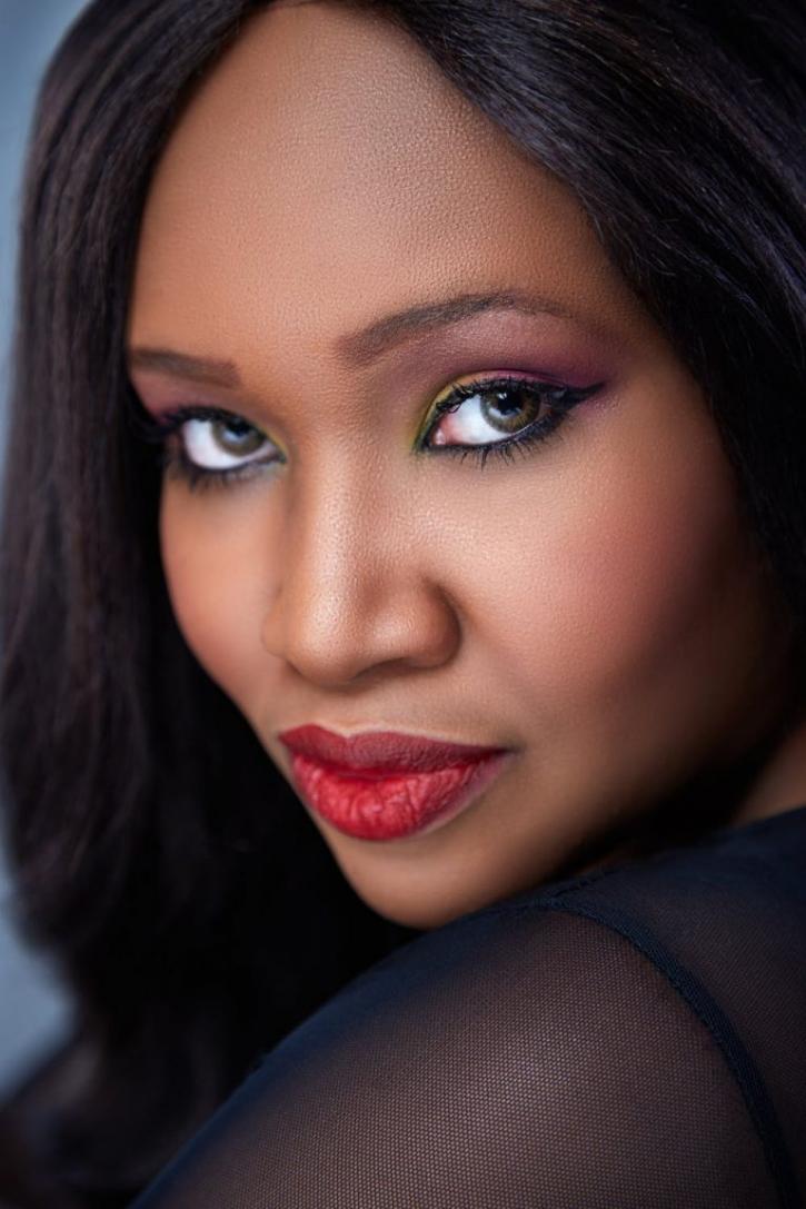 Image for Black Essence Makeup with ID of: 3613630