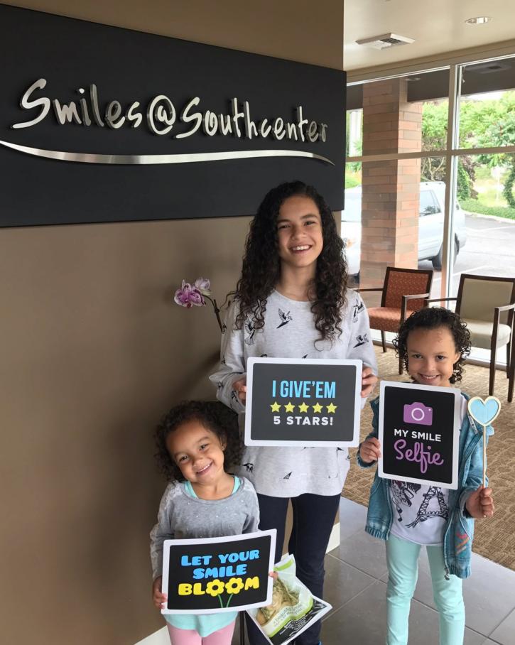 Image for Smiles @ Southcenter with ID of: 3620396