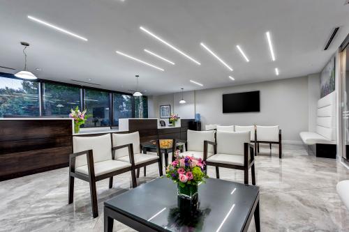 Image for Derick Dermatology with ID of: 3624575