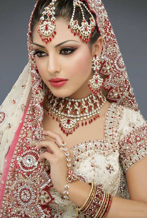 Image for Match Your Outfit with Exclusive Eid Collections (Jewelry) with ID of: 3640624