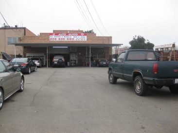 Image for Lowest Price Auto Glass with ID of: 3671171