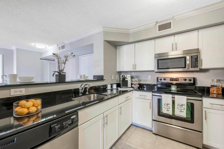 Image for Gables Grand Plaza Apartments with ID of: 3703012