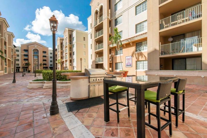 Image for Gables Grand Plaza Apartments with ID of: 3703014