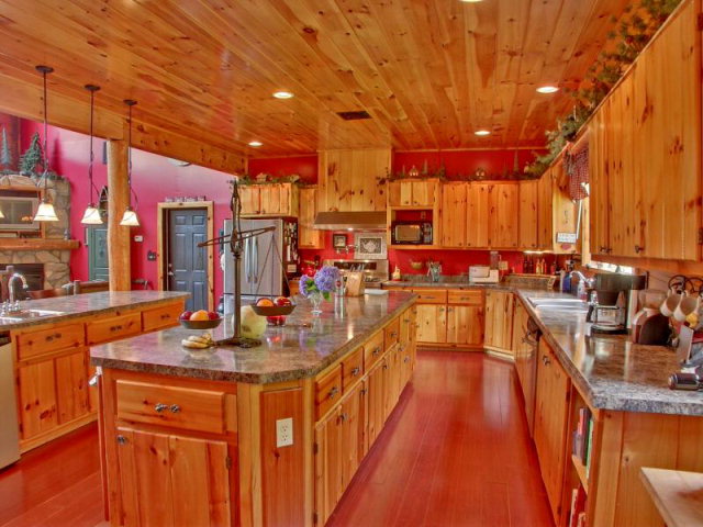 Image for Murphy, NC - Big and Beautiful 4 Bedroom / 4.5 Bathroom Home for Sale With Extras!! with ID of: 372456