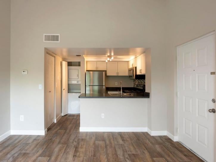Image for Kings Colony Apartments with ID of: 3727431