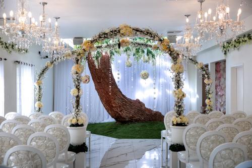 Image for Royal Wedding Chapel with ID of: 3734137